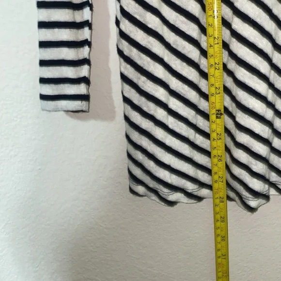 🛍️Soft Surroundings Striped fun Black and White patterned Women's Top! - Picture 5 of 8
